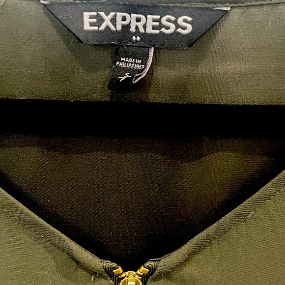 Express green top - Picture 2 of 3